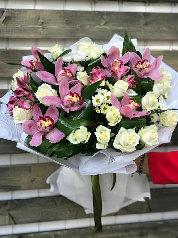 Букет цветов из: Розы и Хризантемы в Мечётинской
