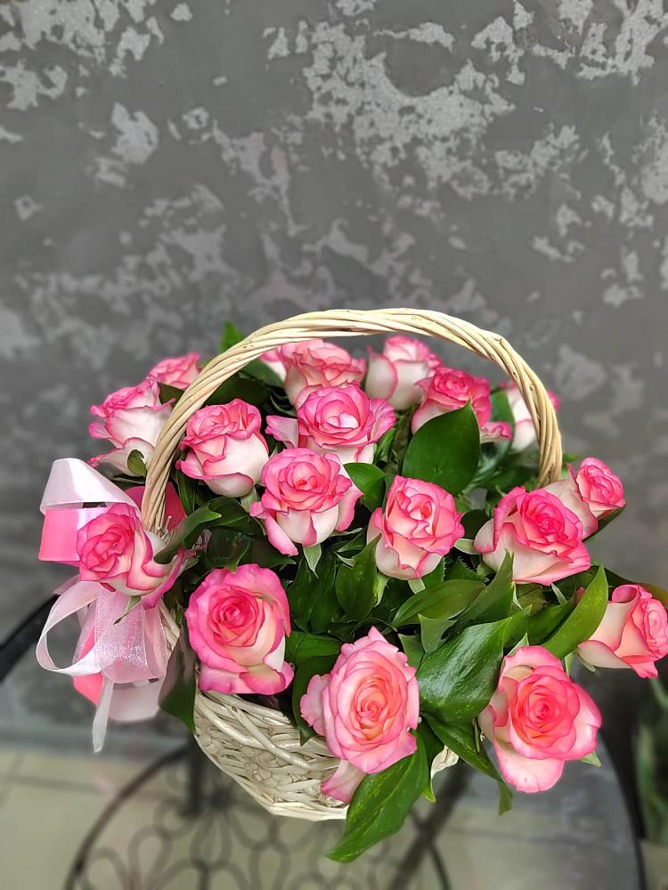 Цветочная композиция из Розы в корзине в Мечётинской