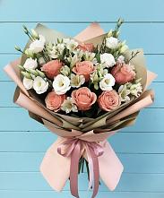 Букет цветов из:  Розы, Альстромерии и Лизиантусы в Мечётинской