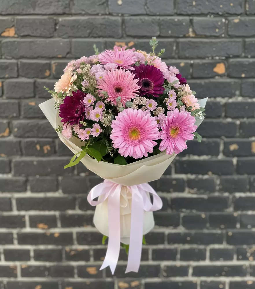 Букет цветов из: Герберы и Хризантемы в Мечётинской