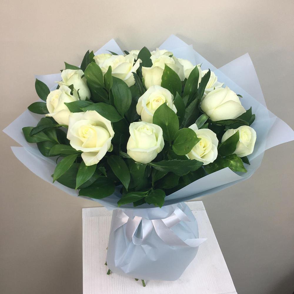Букет 15 Белых роз Проуд в Мечётинской