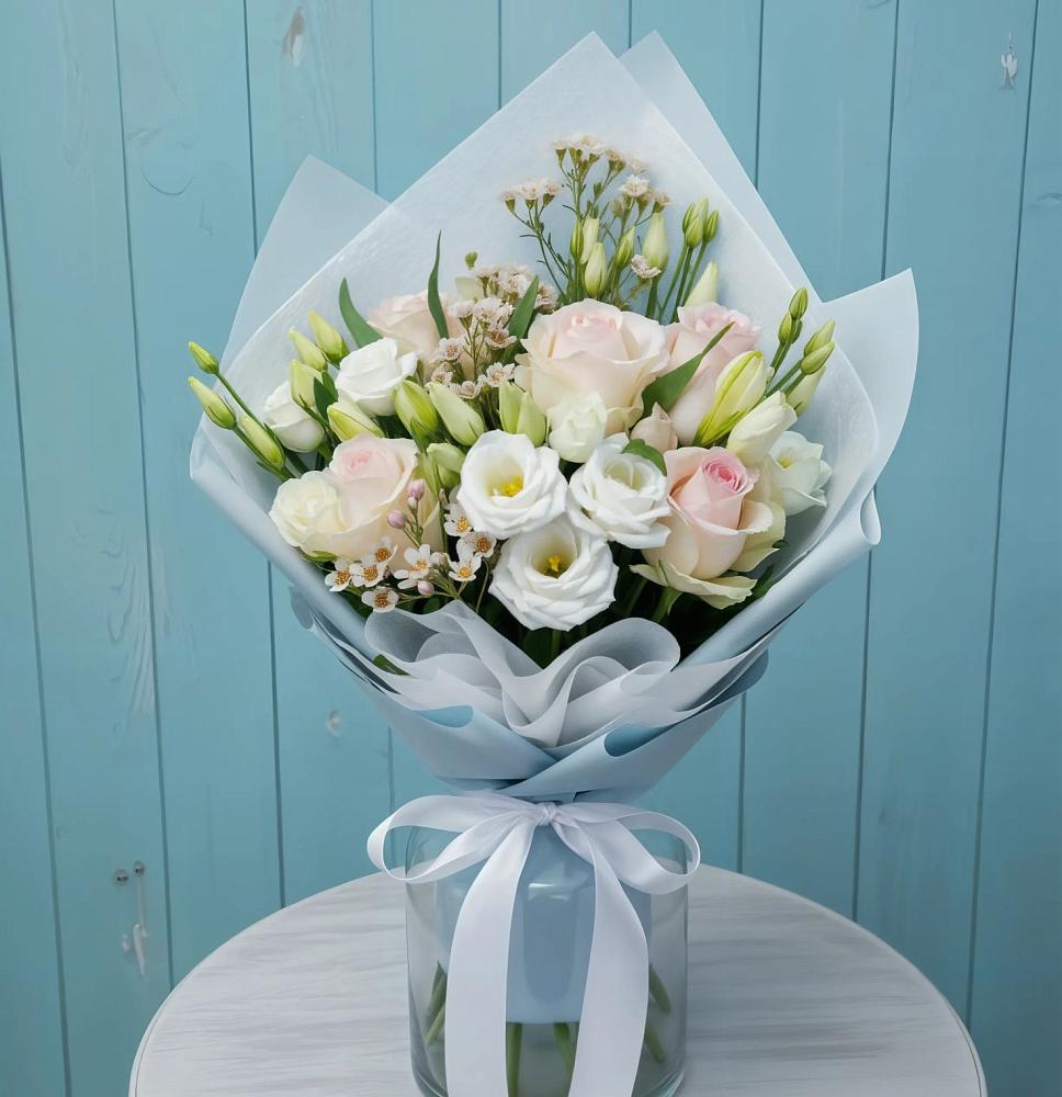 Букет цветов из: Розы и Лизиантусы в Мечётинской