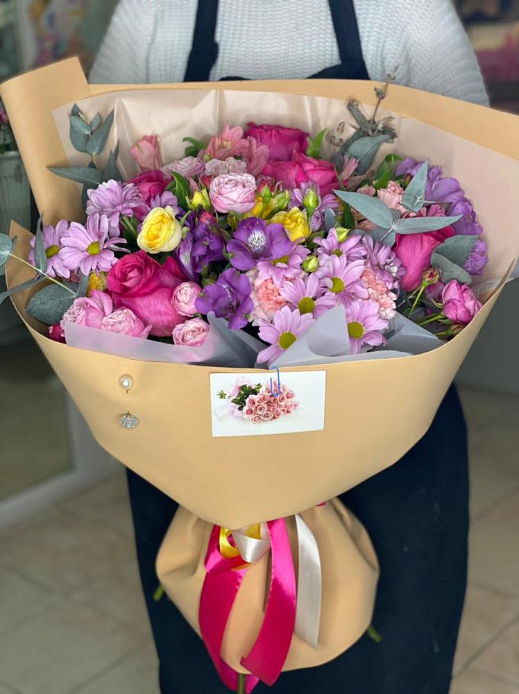 Букет цветов из: Хризантемы, Гвоздики и Альстромерии в Мечётинской