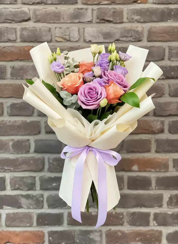 Букет цветов из: Лизиантусы и Розы в Мечётинской