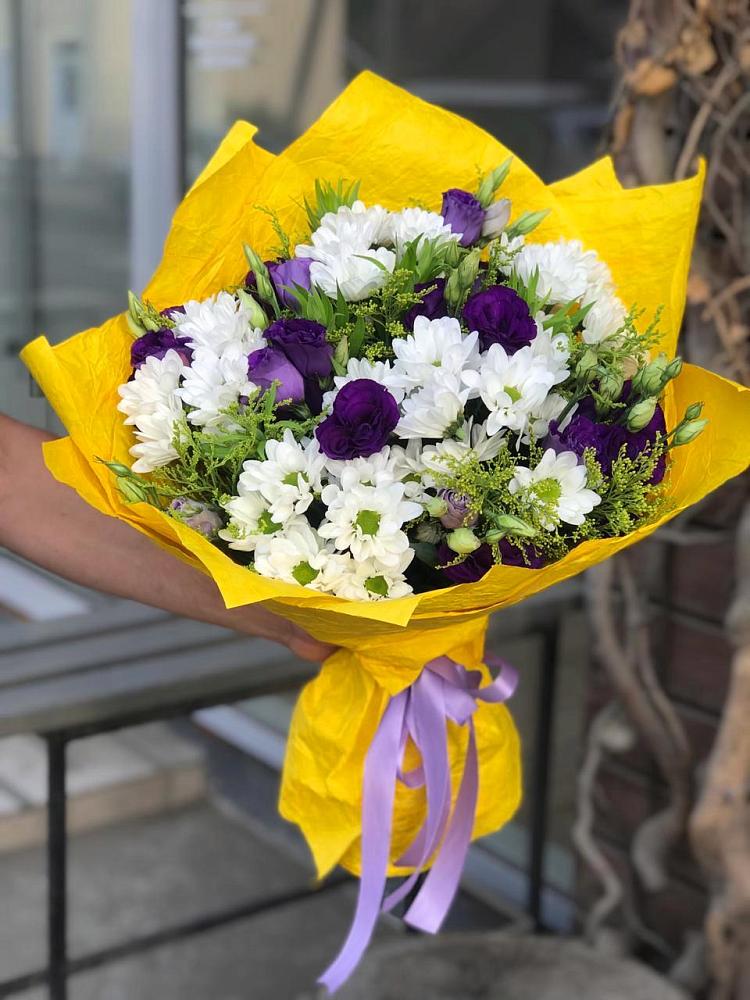 Букет цветов из: Ирисы, Хризантемы и Ромашки в Мечётинской