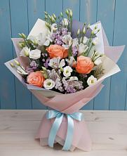 Букет цветов из:  Лизиантусы, Розы, Альстромерии и Гипсофила в Мечётинской