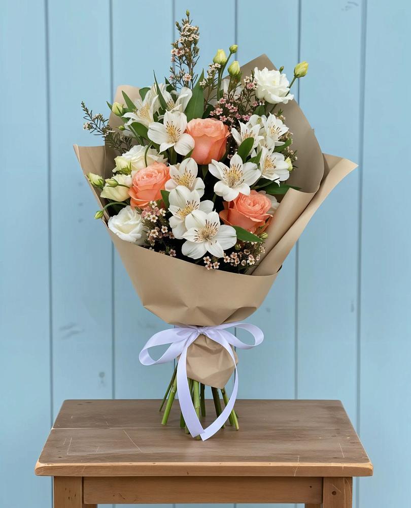 Букет цветов из: Альстромерии, Лизиантусы, Розы и Хризантемы в Мечётинской