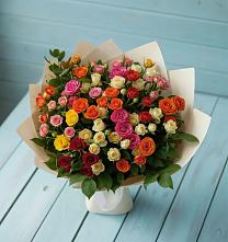 Букет Микс из разноцветных кустовых роз в Мечётинской