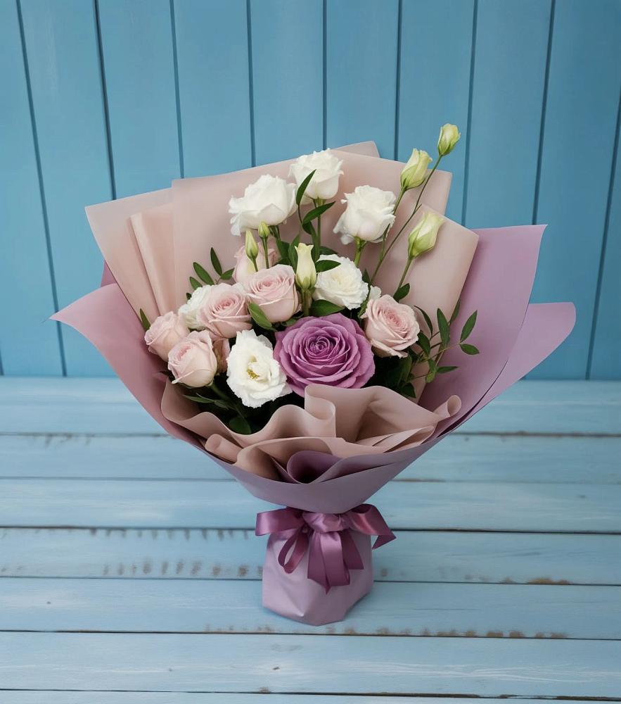 Букет цветов из: Розы и Лизиантусы в Мечётинской